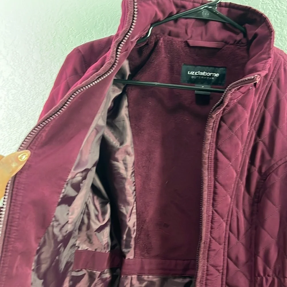 Liz Claiborne Women's Lightweight burgundy Quilted Jacket With Out Hood Sz S